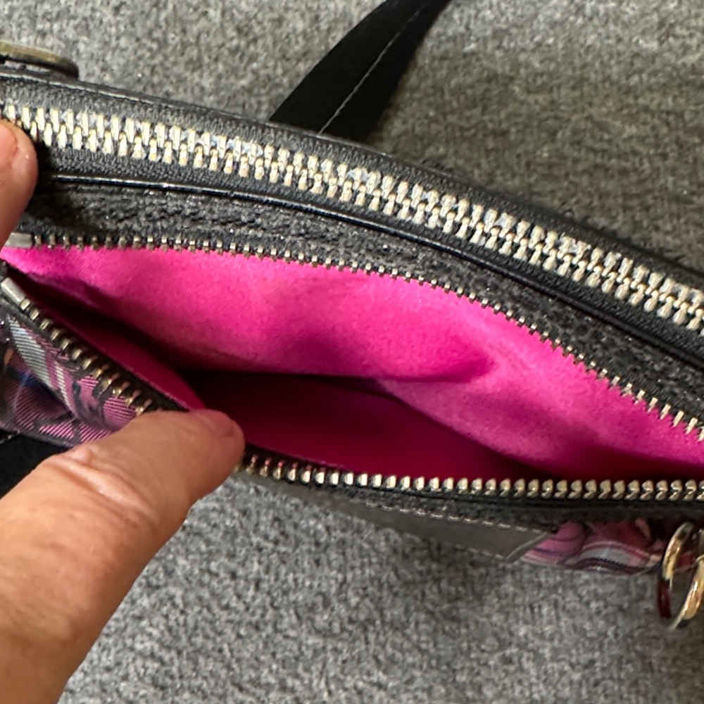 Coach Poppy Plaid Signature Crossbody Bag Black Pink Silver‎ Hardware - Picture 7 of 12